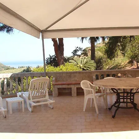 Villa Caferì *